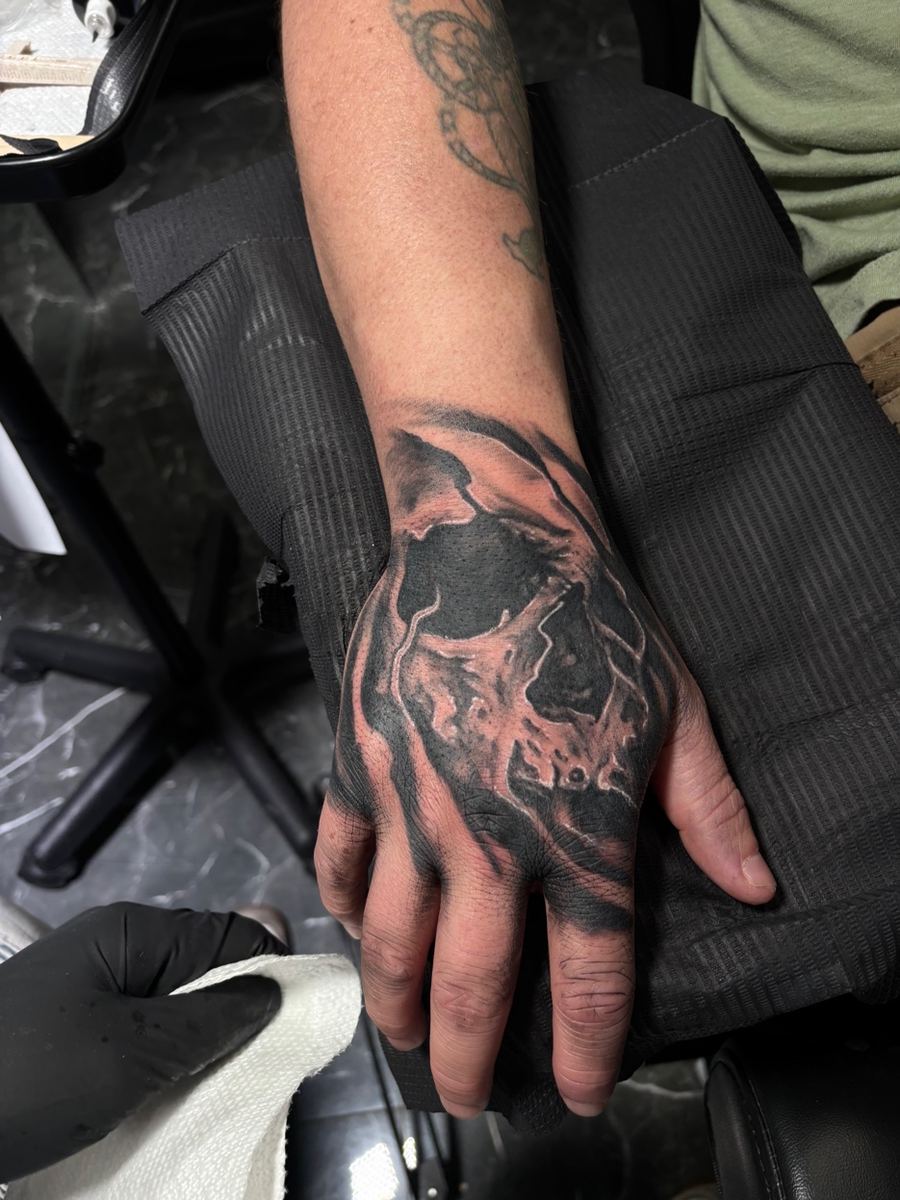 Dark Skull Hand